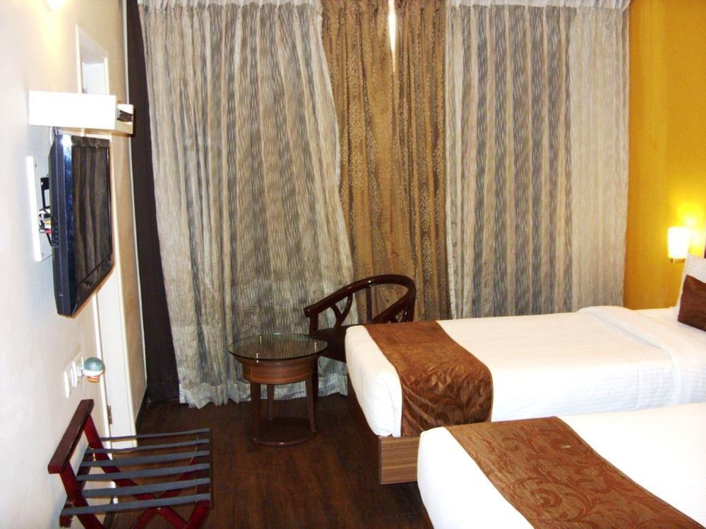 Mango Hotels, Samed Agra Agra  Extérieur photo
